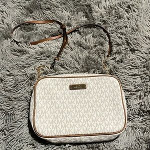 BNWOT Michael Kors Crossbody Bag